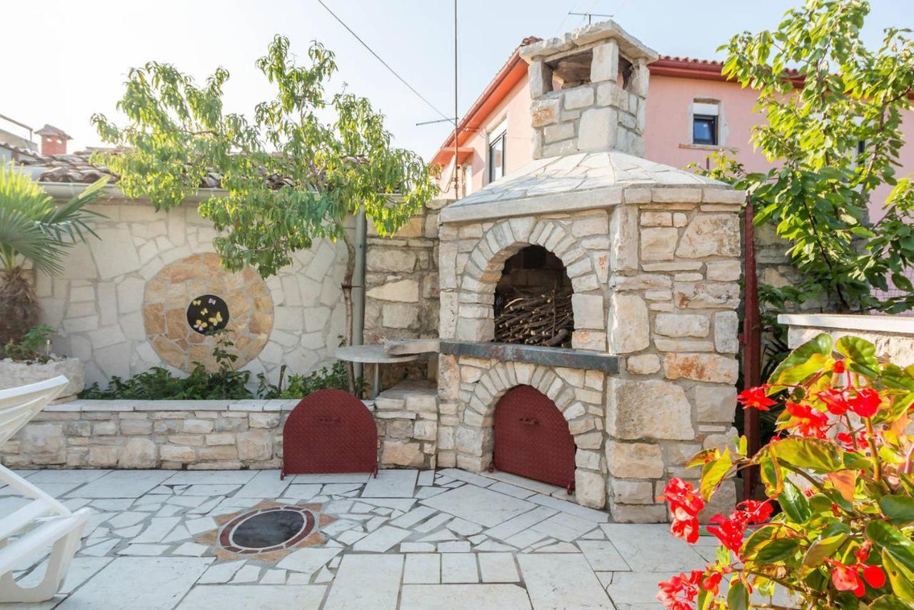 Kuca Za Odmor Lucy Apartman Póla Kültér fotó