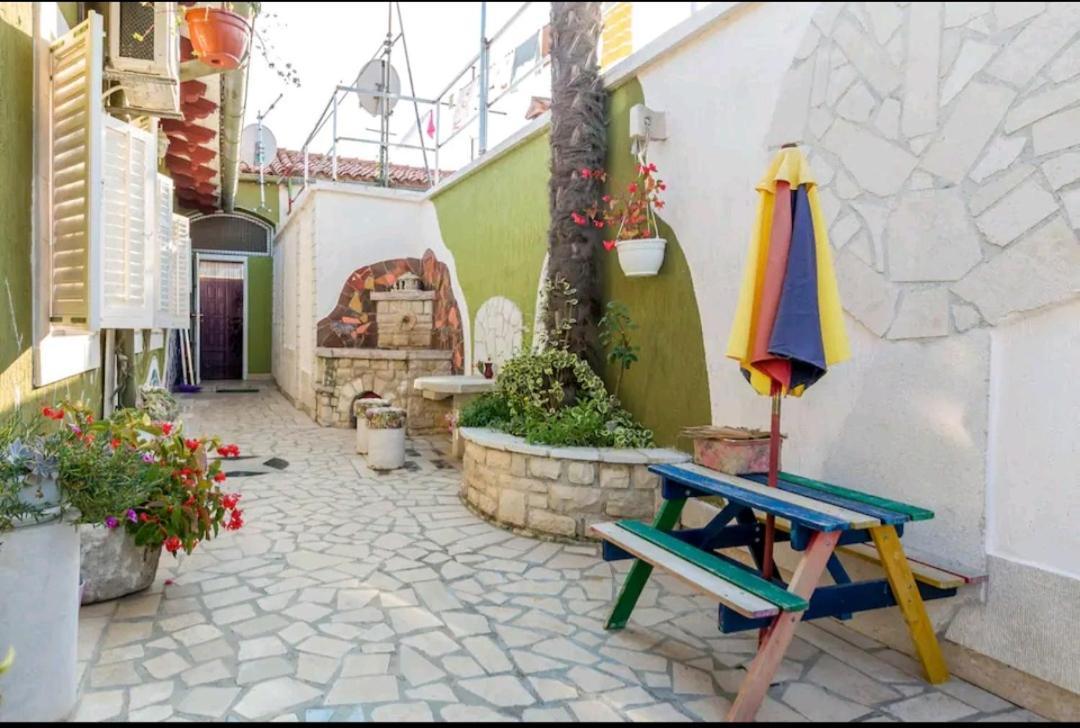 Kuca Za Odmor Lucy Apartman Póla Kültér fotó