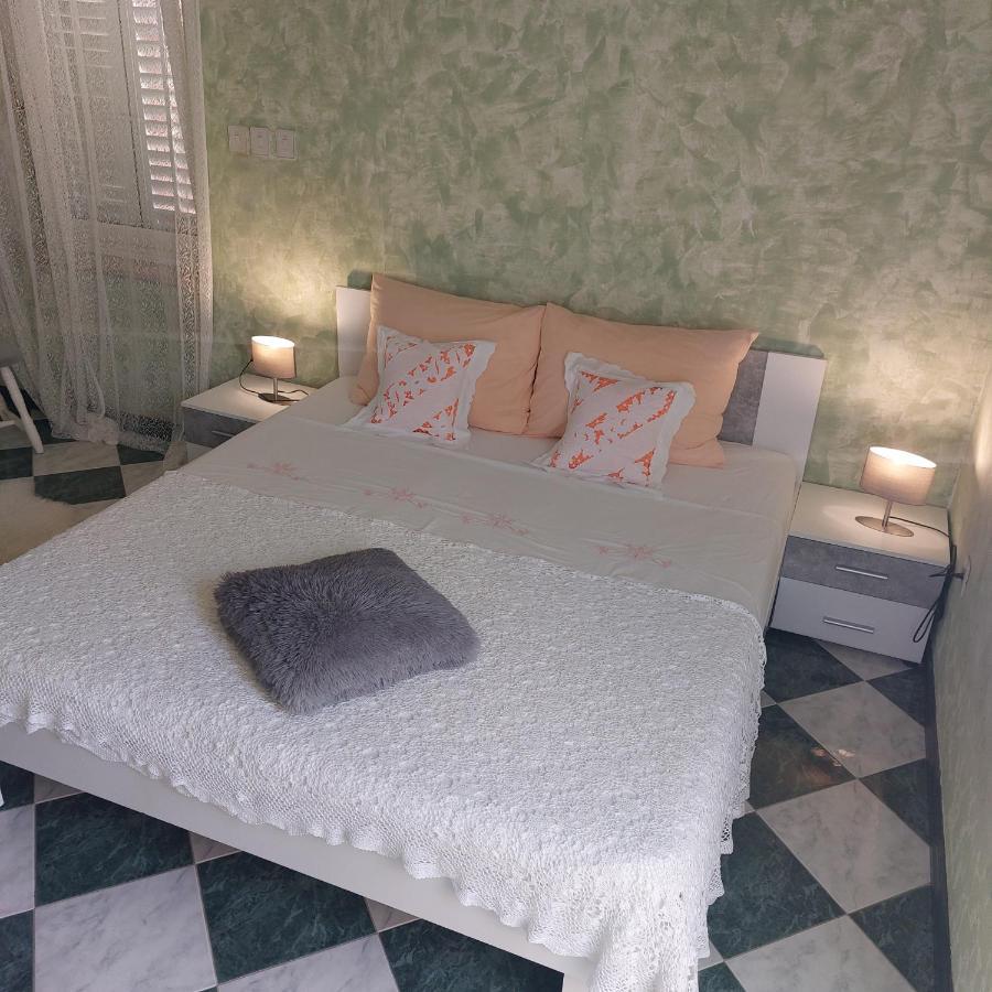 Kuca Za Odmor Lucy Apartman Póla Kültér fotó